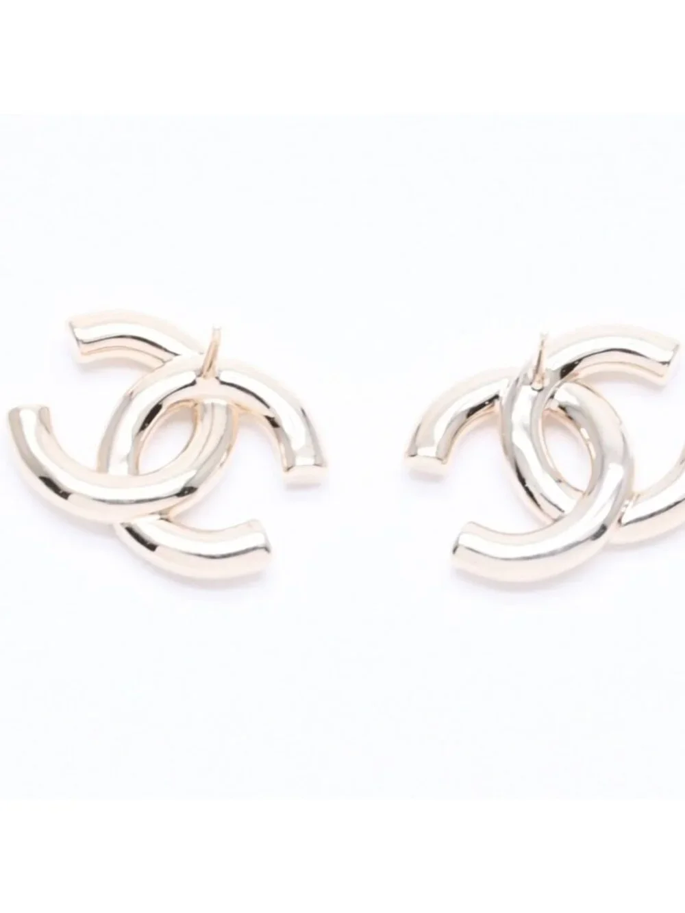 Chanel Earrings CC Logo Light Gold 25